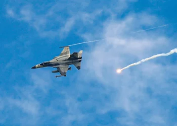 China movilizó tropas para vigilar el paso de un avión de EE. UU. por el estrecho de Taiwán