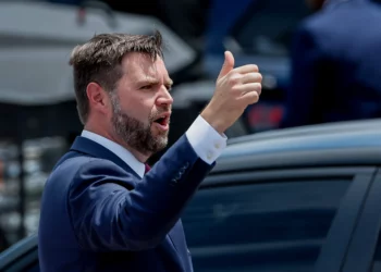 ¿Quién es J. D. Vance, quien será el vicepresidente de Donald Trump?