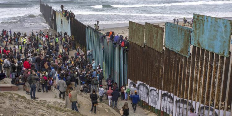 El impacto de la eliminación del "Parole Humanitario" en Estados Unidos: implicaciones y grupos de inmigrantes afectados