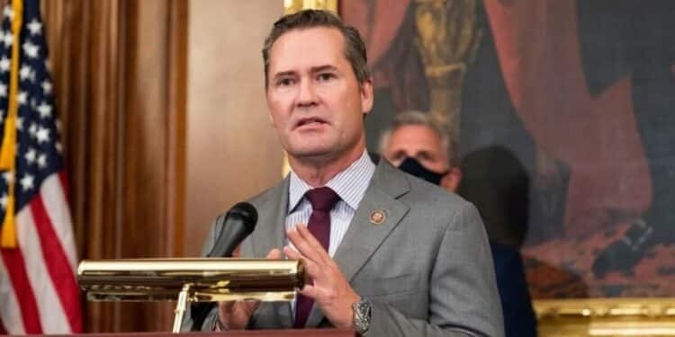 Mike Waltz, próximo asesor de Trump: "Es necesario mantener y aumentar las sanciones contra el régimen de Maduro".