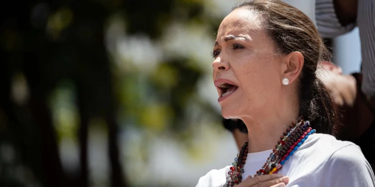 María Corina Machado insta a gobiernos extranjeros a contrarrestar el respaldo internacional de Maduro