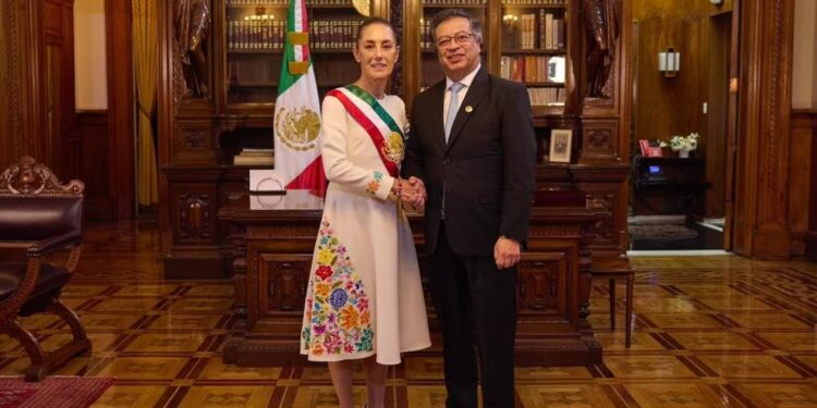 Gustavo Petro ha llegado a México y se reunirá con Claudia Sheinbaum para discutir el futuro de las relaciones entre ambos países