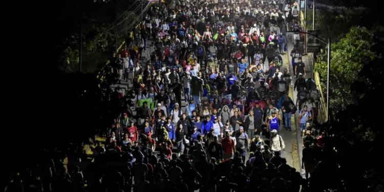 La primera caravana migrante del 2025 parte del sur de México rumbo a EE.UU.