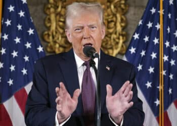 Bloomberg: Equipo de Trump prepara estrategia para lograr acuerdo Rusia-Ucrania y presionar a Irán y Venezuela