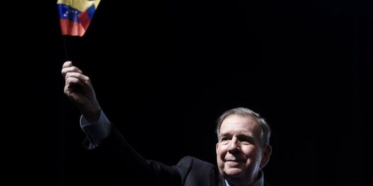 El País: Petro teme que Edmundo González se presente por sorpresa en la frontera con Venezuela