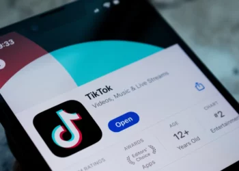 TikTok regresa a las tiendas de aplicaciones en EE.UU