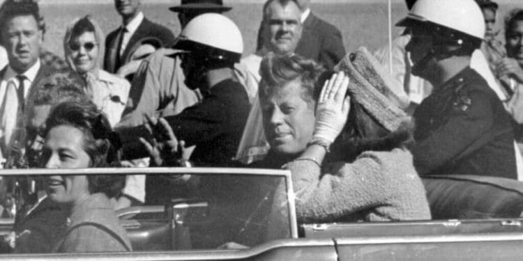 VOA: ¿Qué podrían revelar los documentos a desclasificar sobre el asesinato del presidente John F. Kennedy?