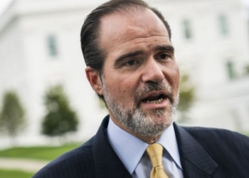 “No es una negociación a cambio de nada”: Mauricio Claver-Carone sobre visita de Richard Grenell a Caracas