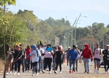 Migrantes entre volver a sus países o quedarse en México tras la llegada de Trump