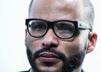 A un mes de su desaparición forzosa, familiares y amigos siguen preguntando: ¿Dónde está Rory Branker?