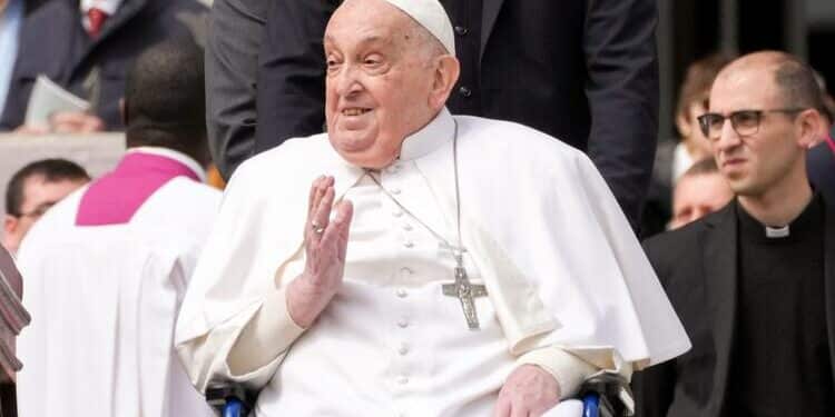 El Papa Francisco delega los ritos de Semana Santa pero mantiene su cercanía con apariciones sorpresa