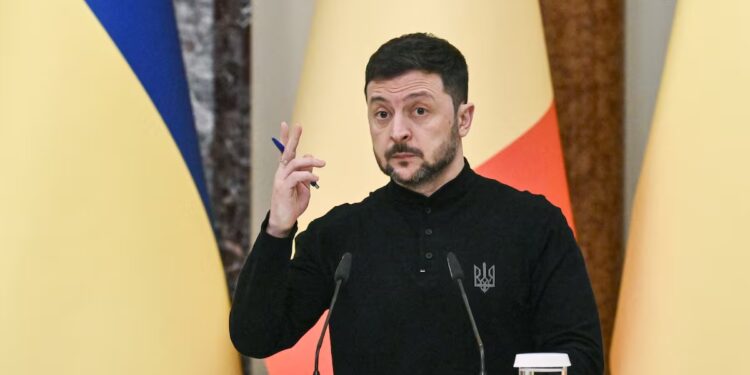 Zelenski acusa a Pekín de conocer el reclutamiento de ciudadanos chinos para combatir en Ucrania