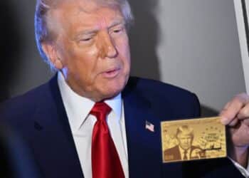 ¿De qué trata la ‘Tarjeta Dorada’ que Trump presentó para inmigrantes ricos?