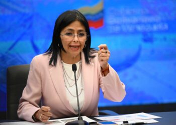 ABC: Empresario afirmó tener pruebas de cómo Delcy Rodríguez contrabandeaba crudo con firma en Suiza