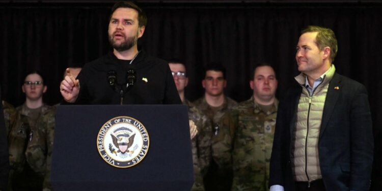 El vicepresidente Vance niega que el escándalo de Signal haya provocado la salida de Waltz