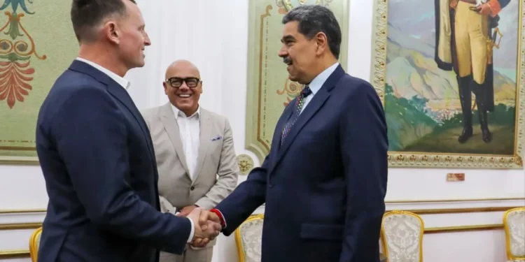 The NY Post: Ric Grenell, enviado de Trump a Venezuela, en la cuerda floja por un viaje en jet no autorizado