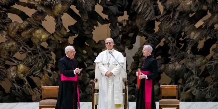 León XIV llama a los líderes del mundo a que se sienten a negociar y callen las armas