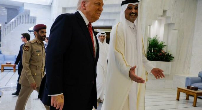 El emir de Catar califica a Trump de «hombre de paz» y expresa esperanza en la concordia para Oriente Medio