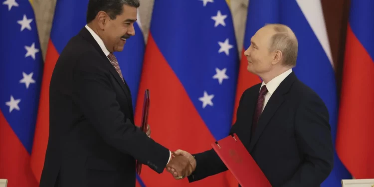 Putin y Maduro firman en el Kremlin un Acuerdo de Asociación Estratégica y Cooperación