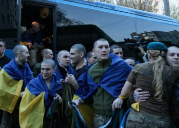 Rusia y Ucrania intercambian 205 prisioneros de guerra de cada bando