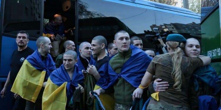 Rusia y Ucrania intercambian 205 prisioneros de guerra de cada bando