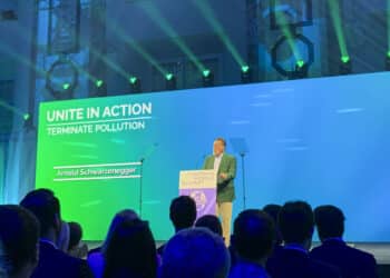 Schwarzenegger pide dejar de lloriquear por Trump y moverse por el medioambiente