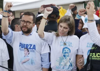 El senador Uribe Turbay experimenta mejoría y se reduce su estado crítico