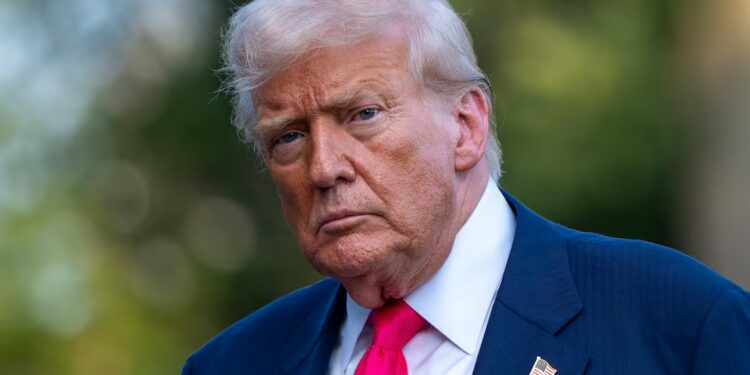 Donald Trump advirtió que podría aplicar aranceles del 10% al 15% a más de 150 países