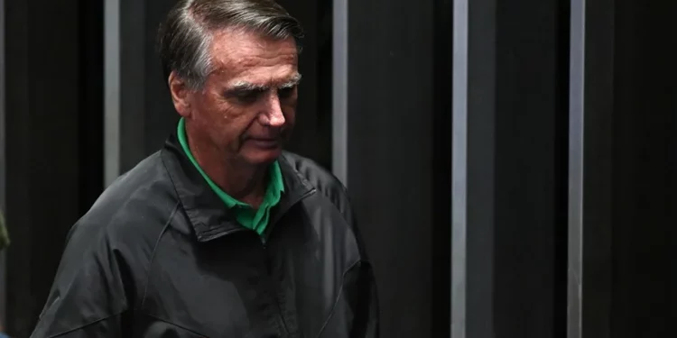 La Corte Suprema de Brasil impone a Bolsonaro la tobillera electrónica y le prohíbe usar redes sociales