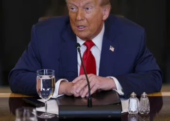 Trump anuncia un arancel del 50 % a Brasil en represalia por el juicio a Jair Bolsonaro