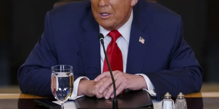 Trump anuncia un arancel del 50 % a Brasil en represalia por el juicio a Jair Bolsonaro
