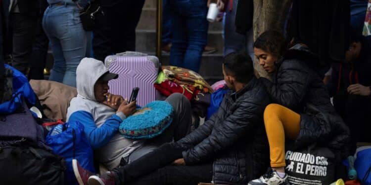 Los jueces estadounidenses se muestran escépticos ante la decisión de Trump de poner fin al estatus legal de los migrantes venezolanos