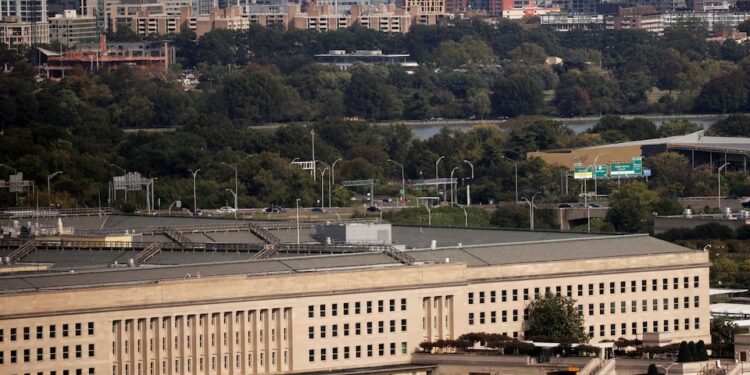 Reuters: El ejército estadounidense despliega fuerzas en el sur del Caribe contra los grupos narcotraficantes